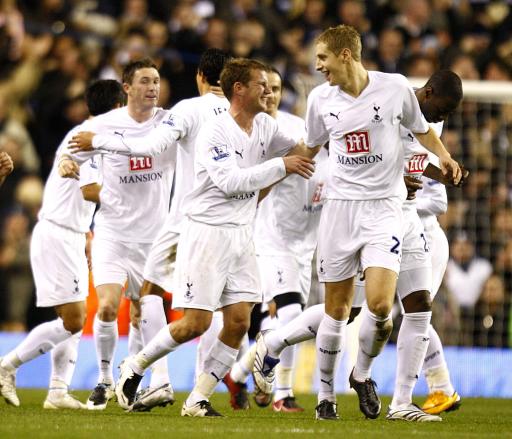 意杯战报：德容恩、帕萨利奇建功，亚特兰大4-0十人热那亚（意大利杯战报：德容恩、帕萨利奇破门，亚特兰大4-0大胜十人热那亚）