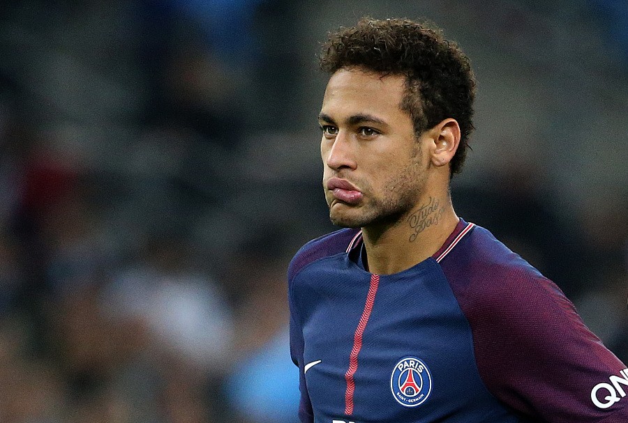 英超-狼队VS曼联：送副班长首胜？NO！阿莫林要逼近欧冠区（英超-狼队对曼联：副班长会迎来首胜？想多了！阿莫林誓逼近欧冠区）