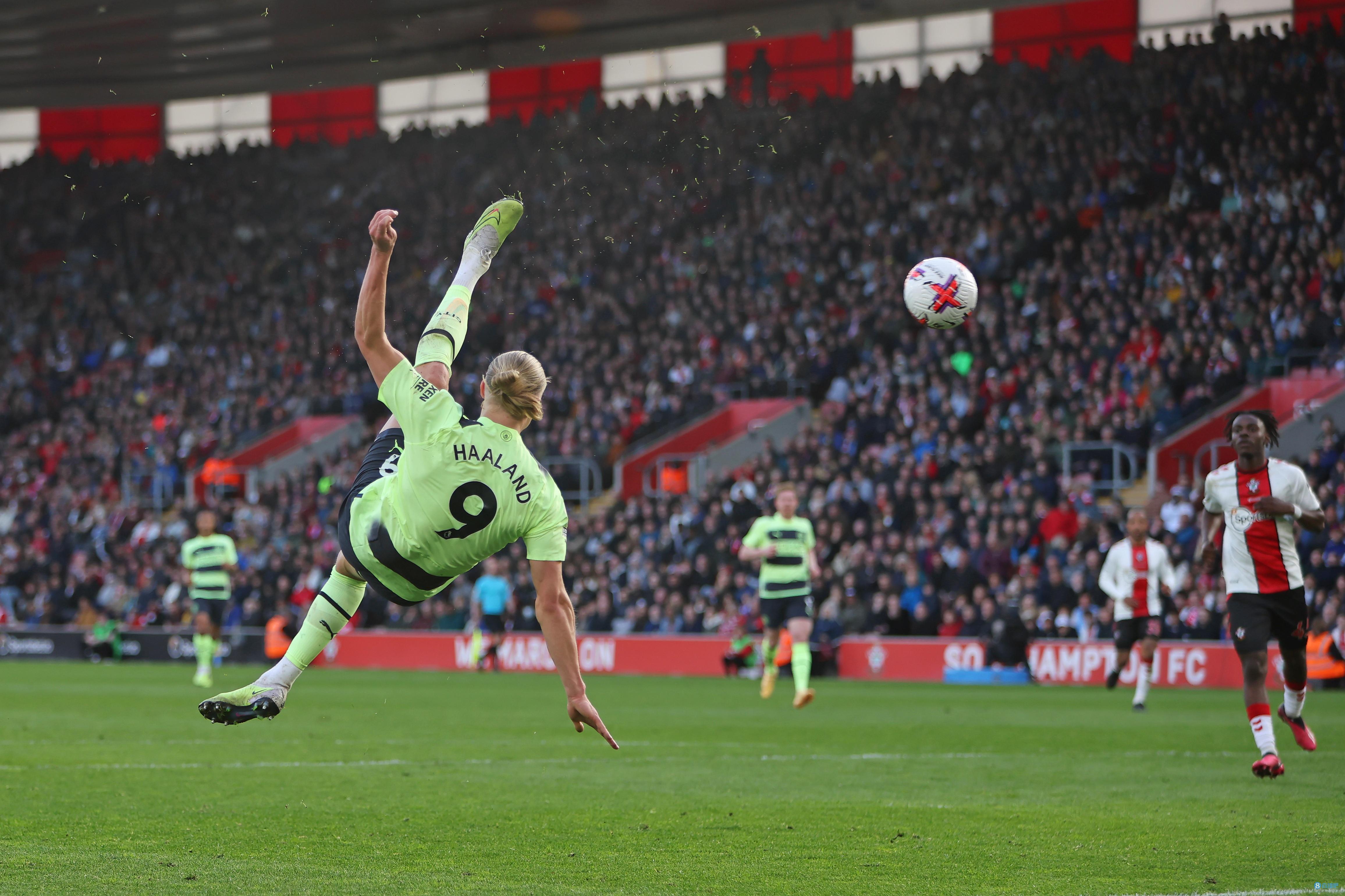 曼联欧联杯小组赛形势分析
