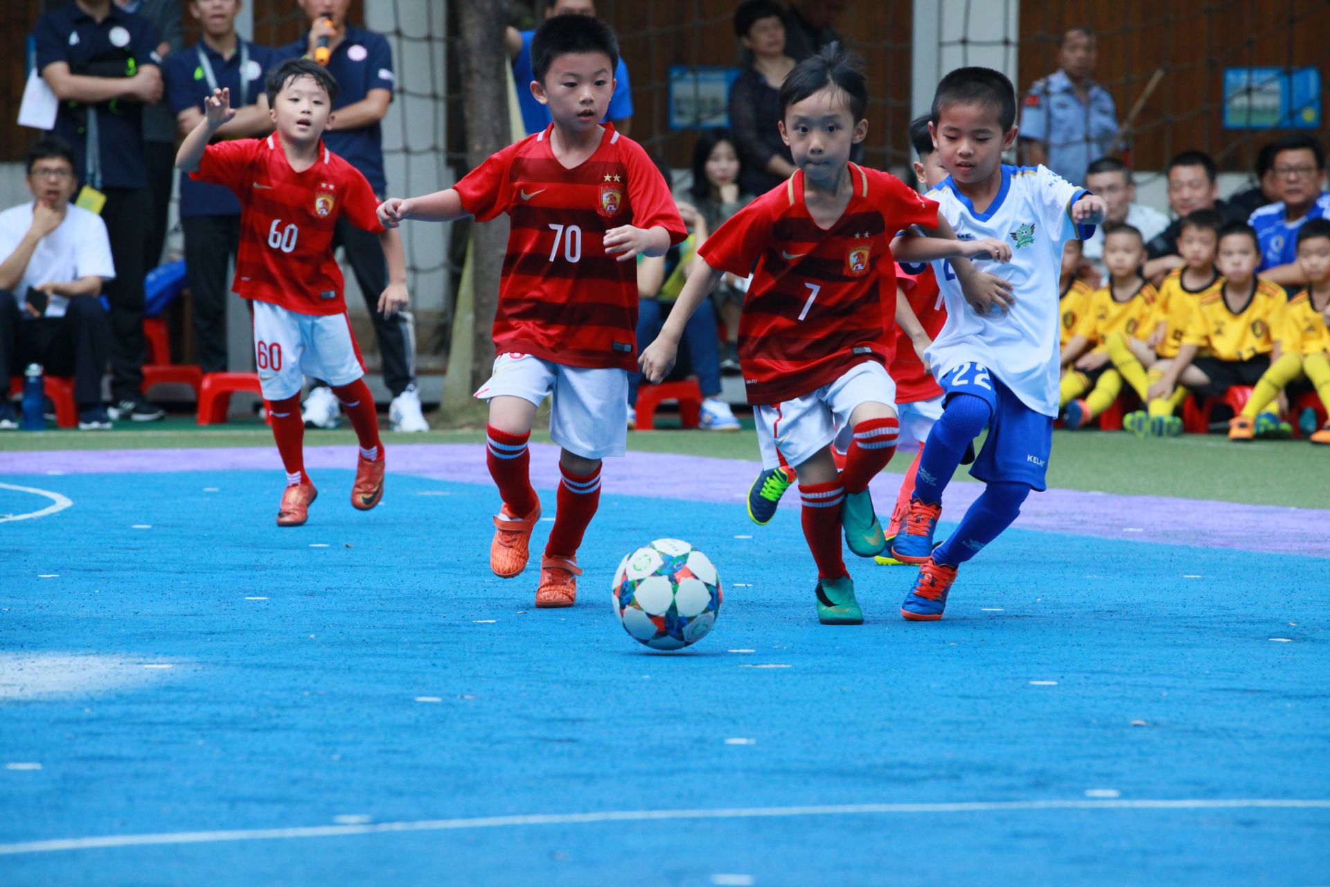 冷门夜？天空预测本轮英超：枪手平维拉，曼城红军热刺全输球（英超或迎冷门夜？天空体育预测：阿森纳平维拉，曼城、利物浦、热刺皆告负）