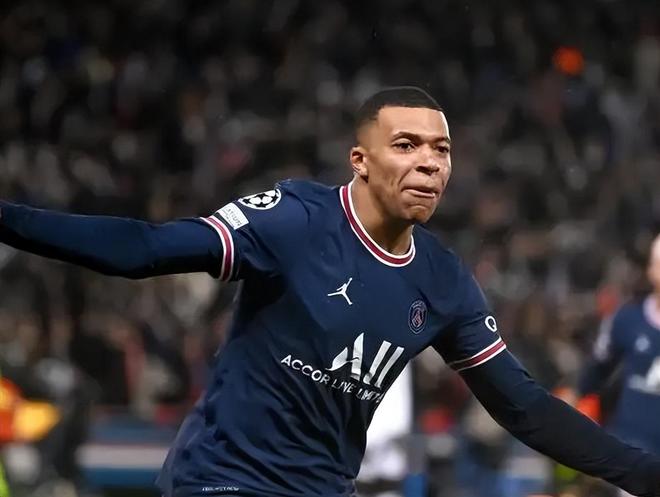 时隔34年维京队再夺挪超冠军，球迷冲入球场内疯狂庆祝