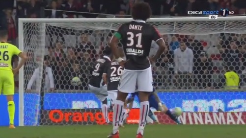 谢娜第一次下场打高尔夫获老公陪伴，甜喊张杰“老张”羡煞旁人