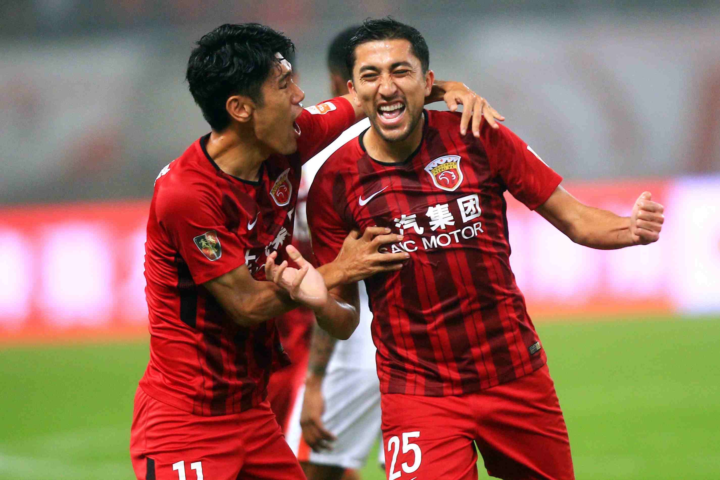 大博阿滕：我和我弟关系不好，我俩性格截然相反而且竞争激烈（大博阿滕直言：与弟弟关系紧张，性格迥异且竞争激烈）