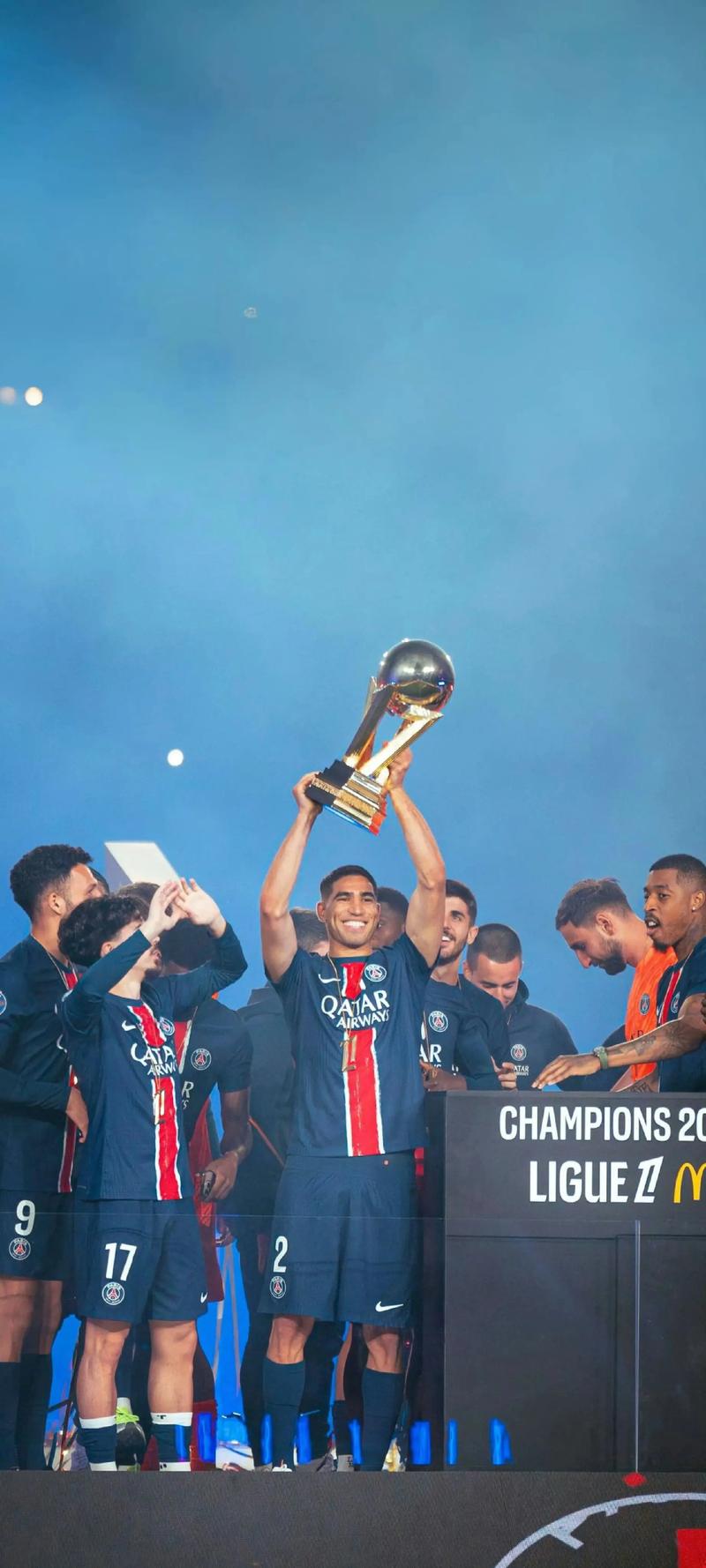 西班牙名帅批维尼修斯：非常丑陋，缺乏足球文化（西班牙名帅抨击维尼修斯：踢法不体面，缺乏足球素养）