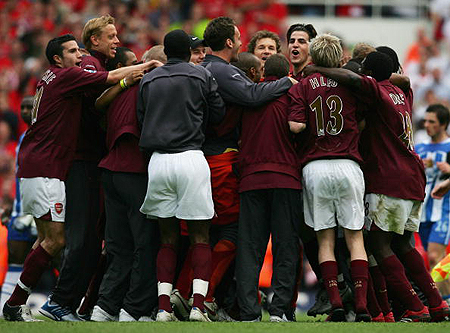 马德兴：路易斯肯定离开申花，阿苏埃和米内罗大概率被留用（马德兴：路易斯铁定离开申花，阿苏埃与米内罗有望继续留队）