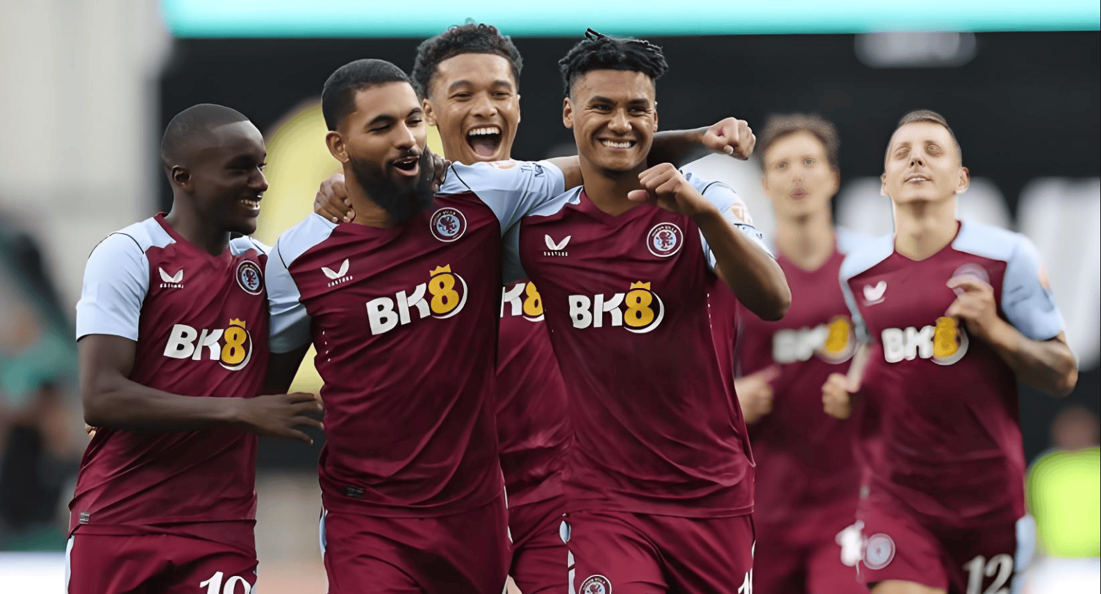 东契奇成为湖人队史第三位连续两场拿35分+10助攻的球员