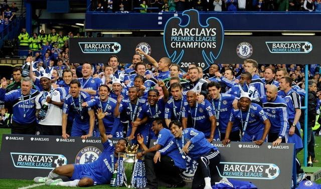 主裁谈拜仁点球：塔的手扩大了接触面积；凯恩的肘碰到了对方