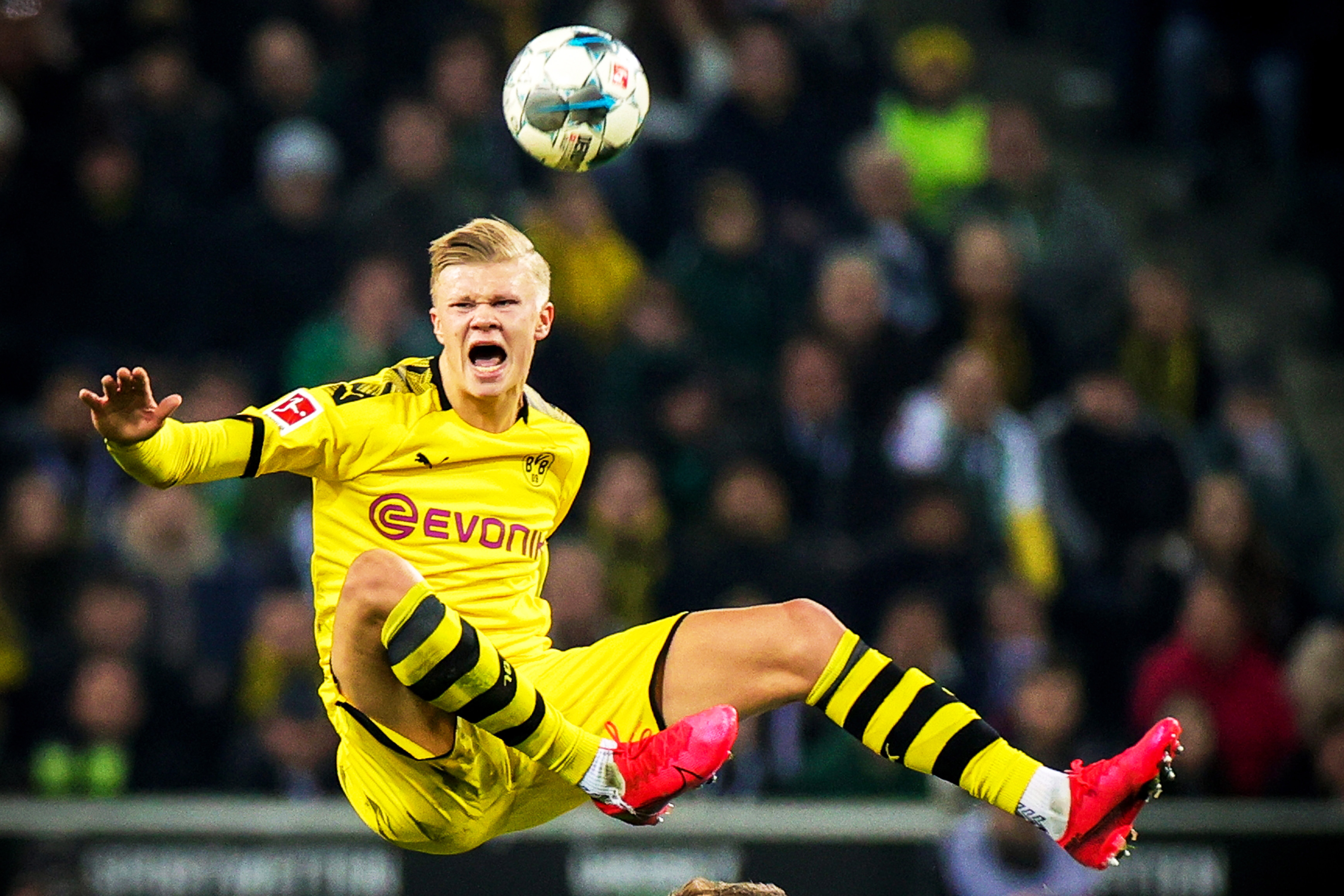 里程碑，徐新已为上海海港出战100场比赛