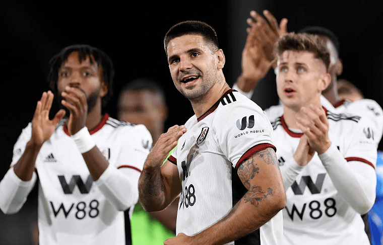 世体：霍安-加西亚因遭受撞击一瘸一拐，但能出战本轮欧冠（世体：霍安-加西亚被撞后跛行，仍将出战本轮欧冠）