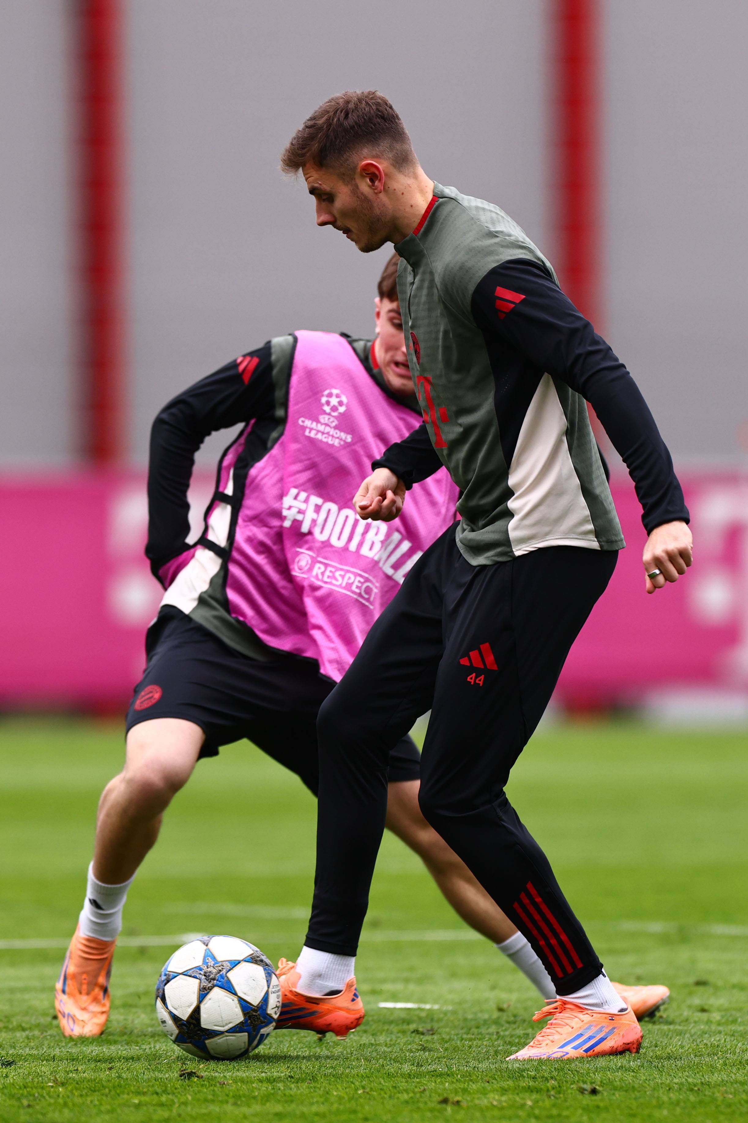 美因茨vs门兴格拉德巴赫：李在城、阿米里首发，雷纳、尼科-埃尔维迪出战