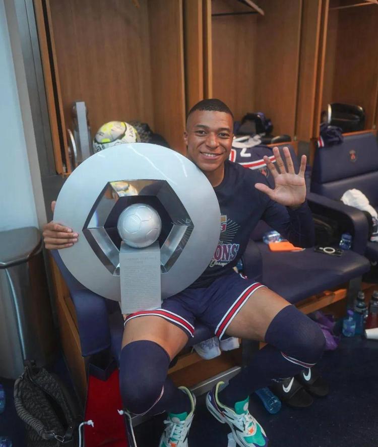 紫百合近10场7负！法乔利：没有人会对这种情况满意（紫百合近10战7负，法乔利：谁都不会满意这状况）