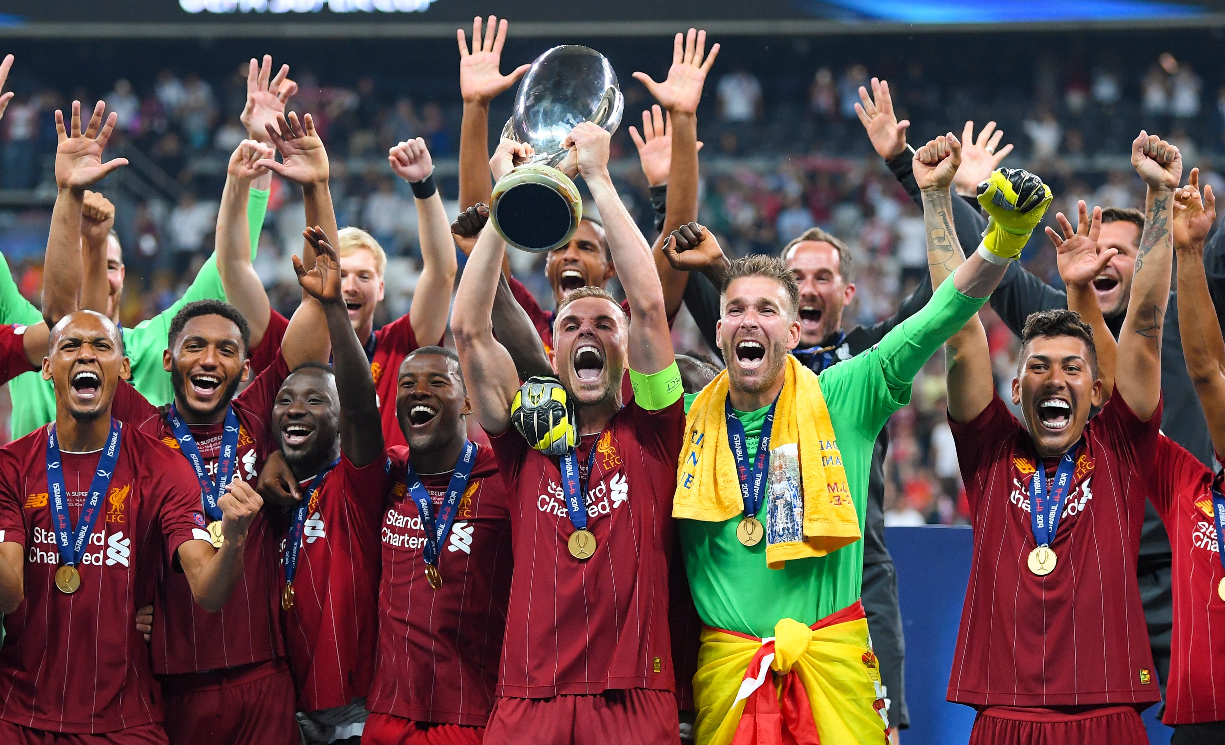 里肯：拜仁本赛季的表现非常出色，他们有望赢得三冠王（里肯：拜仁本季表现抢眼，三冠在望）