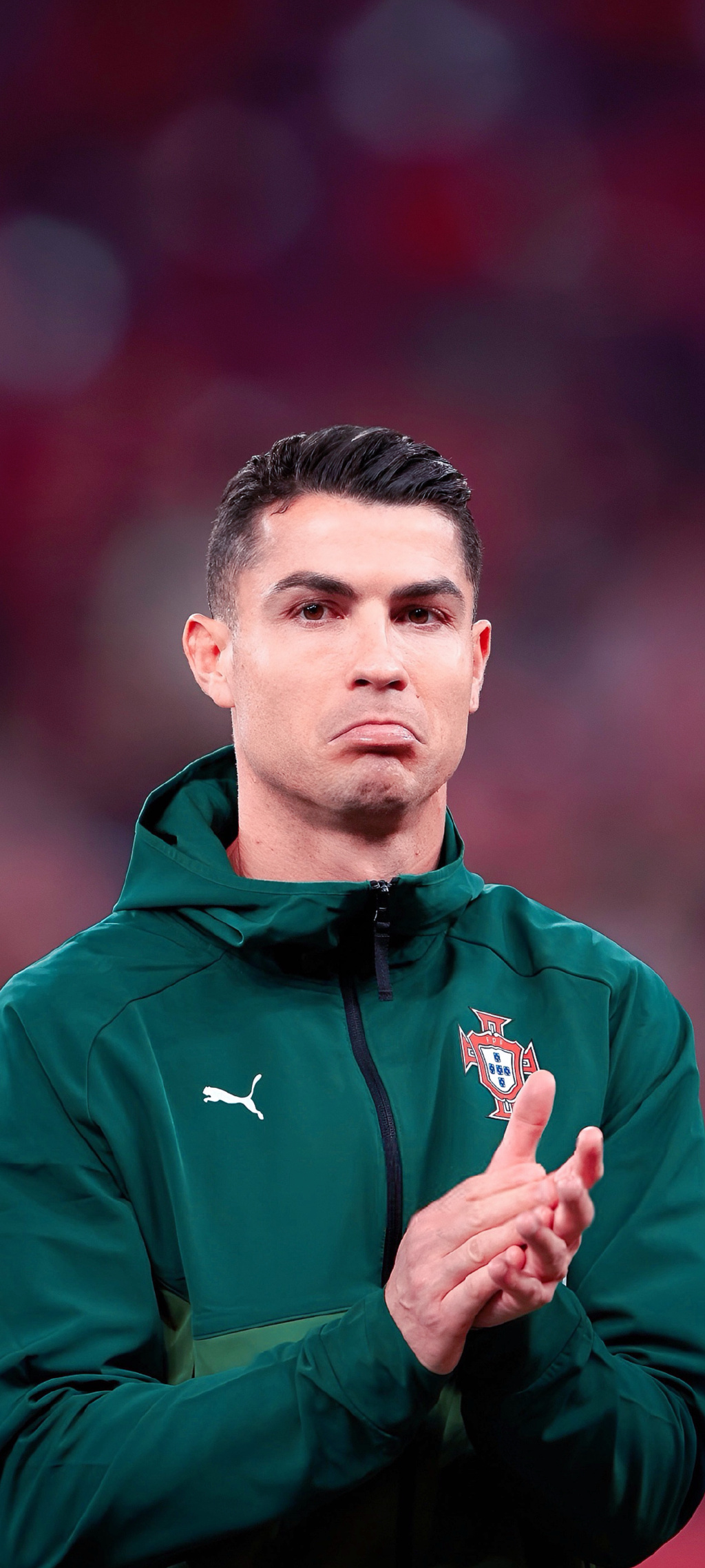 男子下棋时吸烟不慎引燃衣物